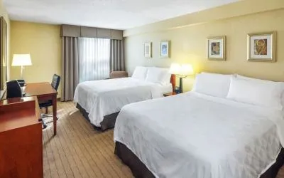 Day use twin room with work desk at Holiday Inn Laval Montreal.