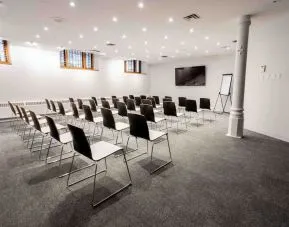 Professional conference room at Hotel Gault.