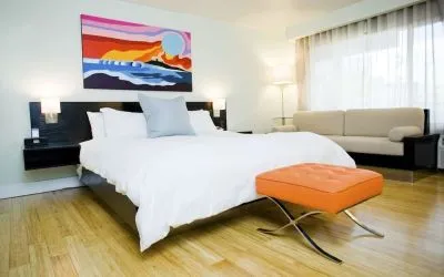 Day use room with sofa at Hotel Current.