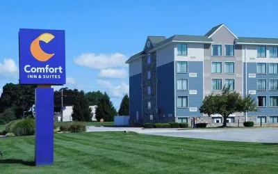 Hotel exterior at Comfort Inn & Suites Glen Mills – Concordville.