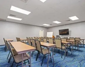 Meeting room at Chicago Club Inn & Suites.