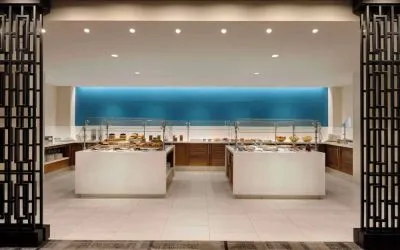 Dining area at Hyatt Regency Los Angeles International Airport.