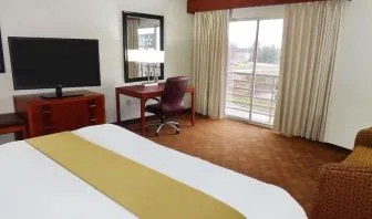 Day use room with balcony at Radisson Akron/Fairlawn.