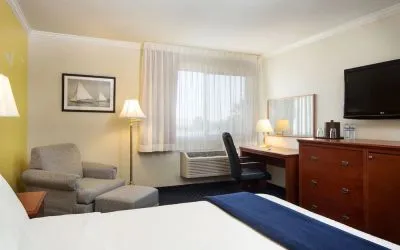 Day use room with work desk at The Marina Inn On San Francisco Bay.