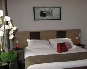 Hotel Source, Paris