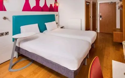 Day use twin room with work desk and private bathroom at Ibis Styles Barnsley.