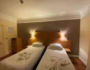 Day use twin room at Buckingham Hotel.
