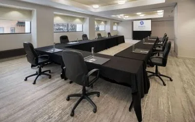 Professional meeting room at Hyatt Regency Milwaukee.