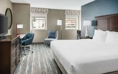 Day room with work desk at Hampton Inn Washington DC / White House.