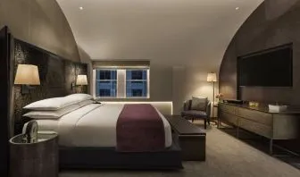 King room at The Knickerbocker Hotel.