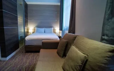 Day use executive suite with lounge area at The Wesley Euston.