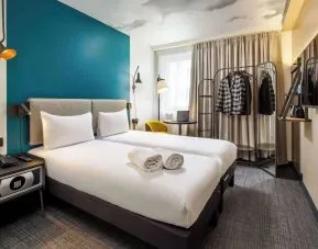 Bright and spacious day use twin room at Ibis London Blackfriars Hotel.