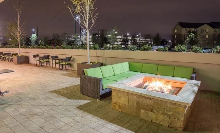 Fire pit at Holiday Inn - Trophy Club.