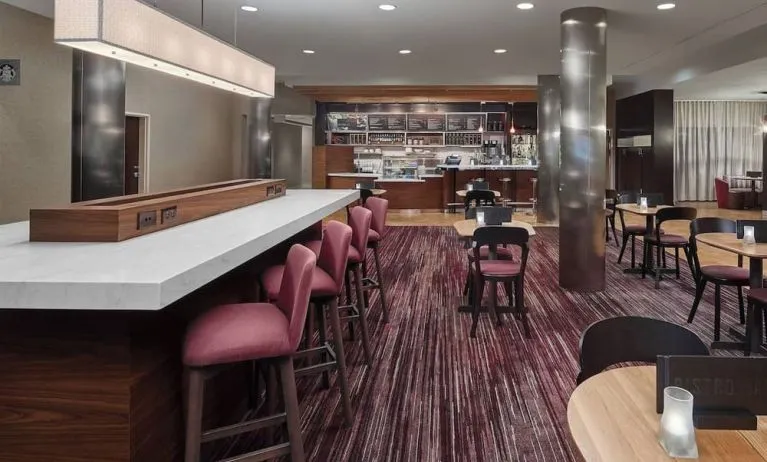 Hotel bar at Courtyard Bossier City.