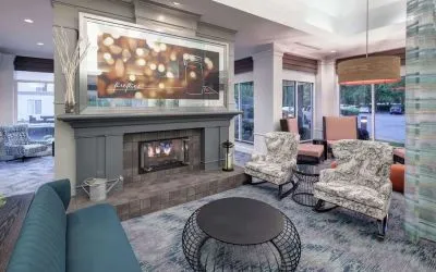 Lobby and coworking lounge at Hilton Garden Inn Sacramento/South Natomas.