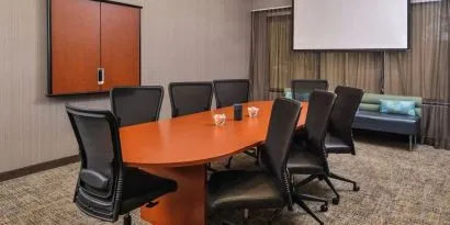 Meeting room at SpringHill Suites By Marriott Irvine John Wayne Airport/Orange County.