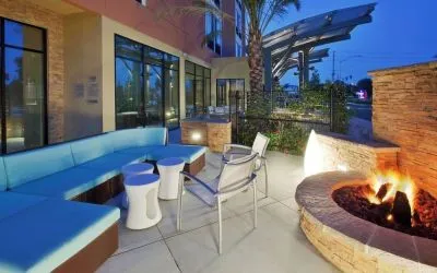 Fire pit perfect for coworking at SpringHill Suites By Marriott Irvine John Wayne Airport/Orange County.