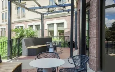 Courtyard perfect for coworking at DoubleTree By Hilton Austin University Area.