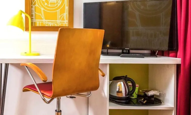 In-room workstation at Ibis Styles Crewe.