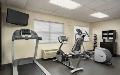 Fitness center at Hampton Inn Phoenix-Midtown-Downtown Area.