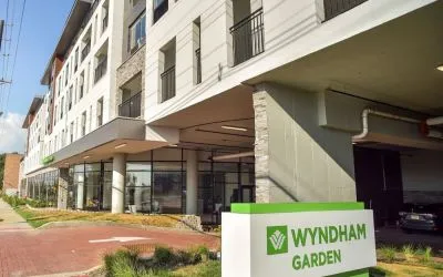 Hotel entrance at Wyndham Garden North Bergen Near Secaucus.