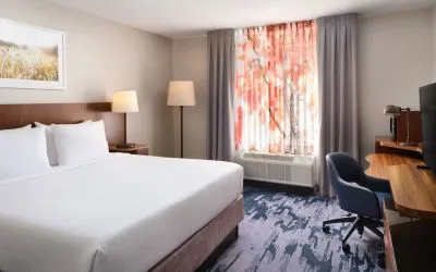 Day use room with work desk at Fairfield Inn & Suites By Marriott Jacksonville.