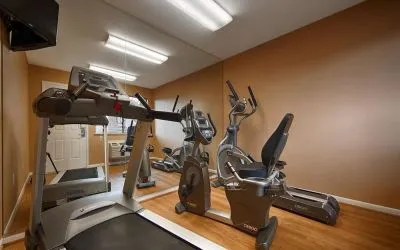 Fitness center at Best Western Pearland Inn.