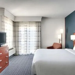 Day use room with natural light at Courtyard By Marriott Houston NASA/Clear Lake.