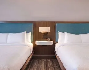 Queen beds at Hampton Inn Chicago Orland Park.