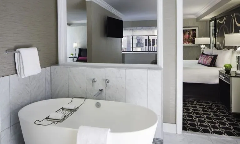 King suite with hot tub at The Muse New York.