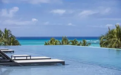 Refreshing infinity pool at Alohilani Resort Waikiki Beach.
