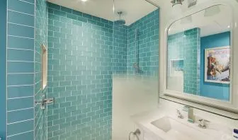 Guest bathroom with shower at Margaritaville Resort Times Square.
