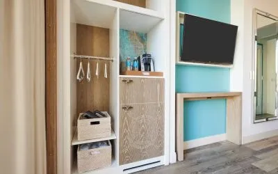 King room with TV at Margaritaville Resort Times Square.
