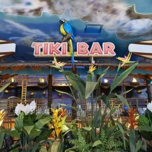 Tiki bar at Margaritaville Resort Times Square.