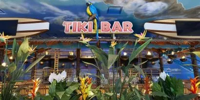 Tiki bar at Margaritaville Resort Times Square.