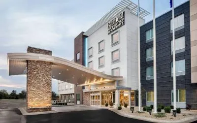 Hotel exterior at Fairfield Inn & Suites By Marriott Kenosha Pleasant Prairie.