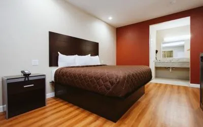 King room at Palace Inn 290 & Jones Rd.