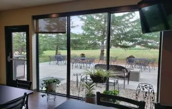 Outdoor seats available in the courtyard of the Comfort Inn & Suites Mankato.