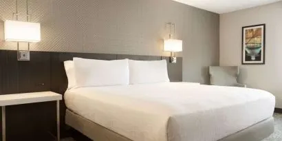 King bed at Hilton Garden Inn Washington DC Downtown.