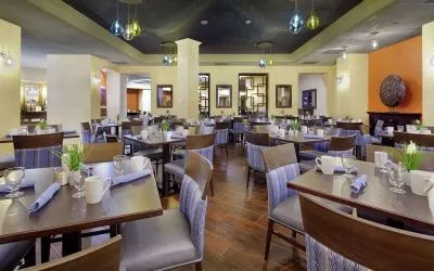 Breakfast area perfect for coworking at DoubleTree By Hilton Orlando Downtown.
