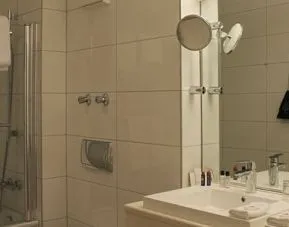 Relexa Hotel Airport Düsseldorf, Dusseldorf