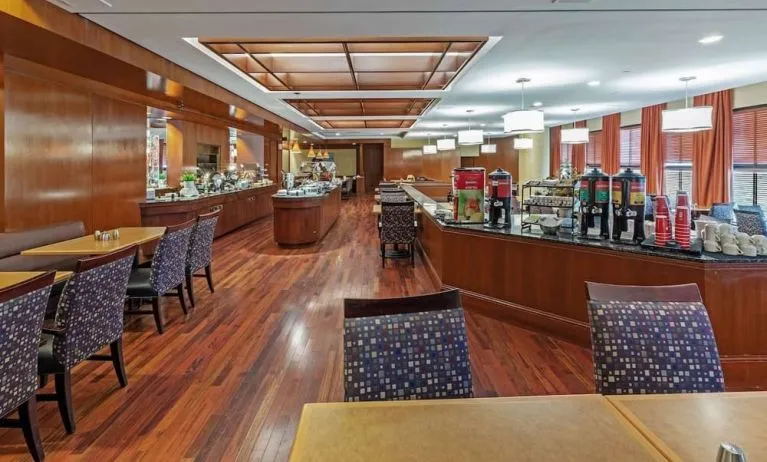 Breakfast area perfect for coworking at DoubleTree By Hilton Tulsa - Warren Place.