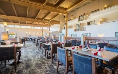 Dining area at EnVision Hotel And Conference Center Mansfield Foxboro.