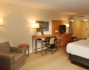 Room workspace at EnVision Hotel And Conference Center Mansfield Foxboro.