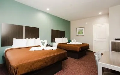Day use twin room with workdesk and private bathroom at Express Inn - Spring.