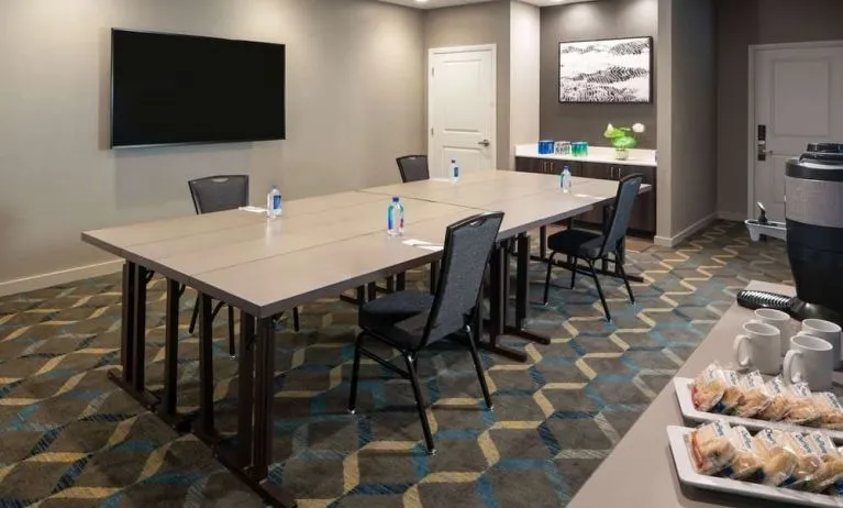 Professional meeting room at Sonesta ES Suites Fairfax Fair Lakes.
