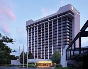 Exterior of Sonesta Nashville Airport.