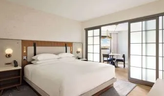 King room at Hyatt Regency New Brunswick.