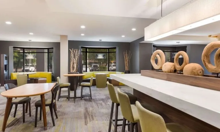 Dining area at Sonesta Select Tempe Downtown.