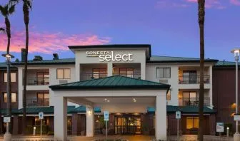 Exterior of Sonesta Select Tempe Downtown.